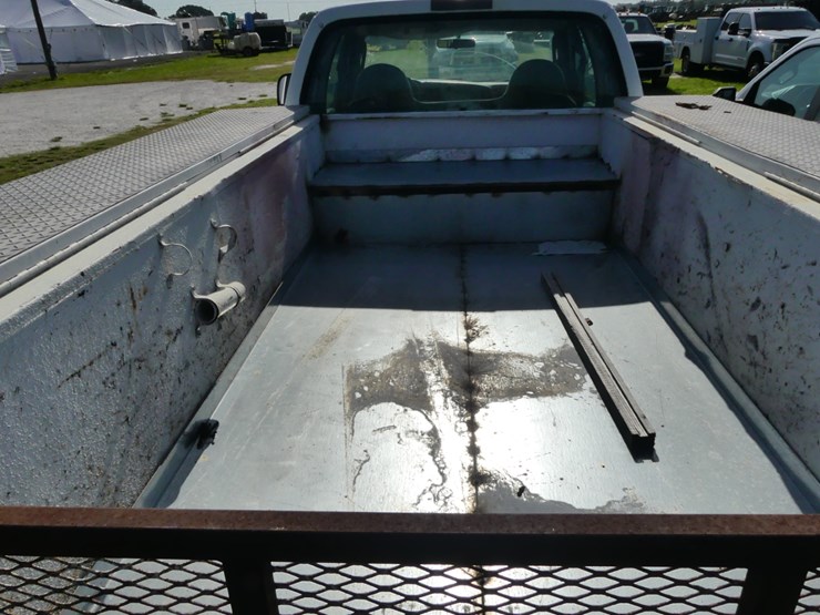 2005-ford-f550-xl-image-5