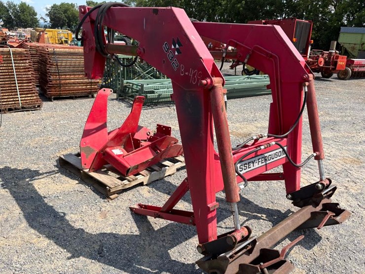 massey-ferguson-loader-image-4
