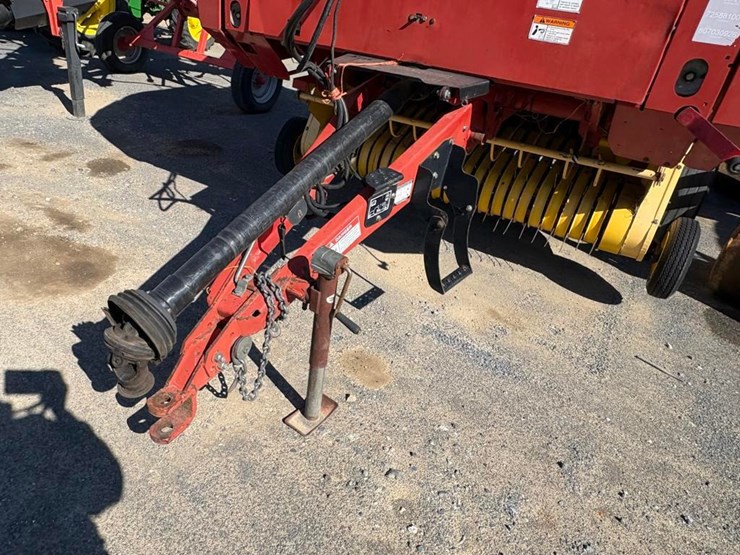 new-holland-br740-image-5