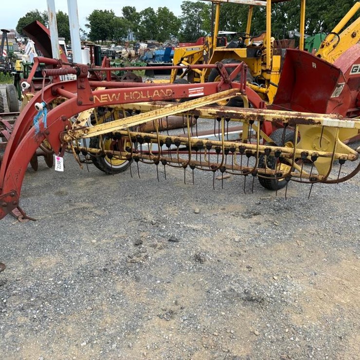 NEW HOLLAND 256