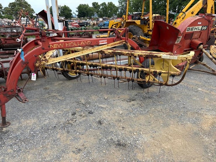 new-holland-256-image-2