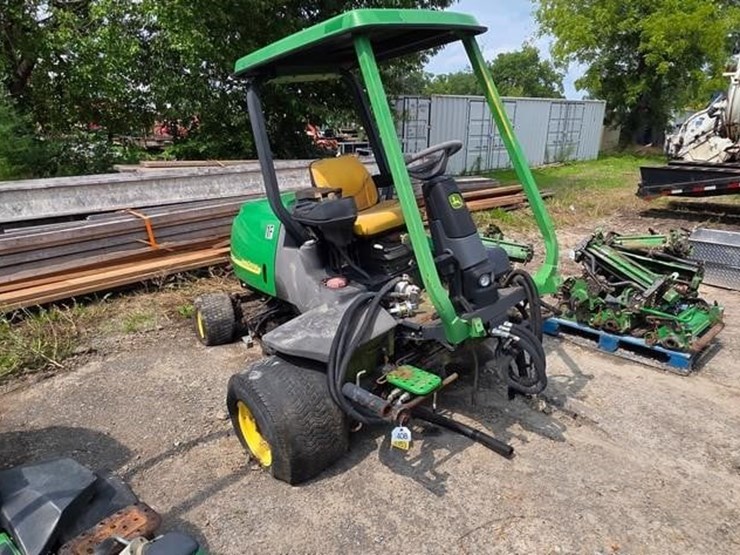 john-deere-3225c-image-1