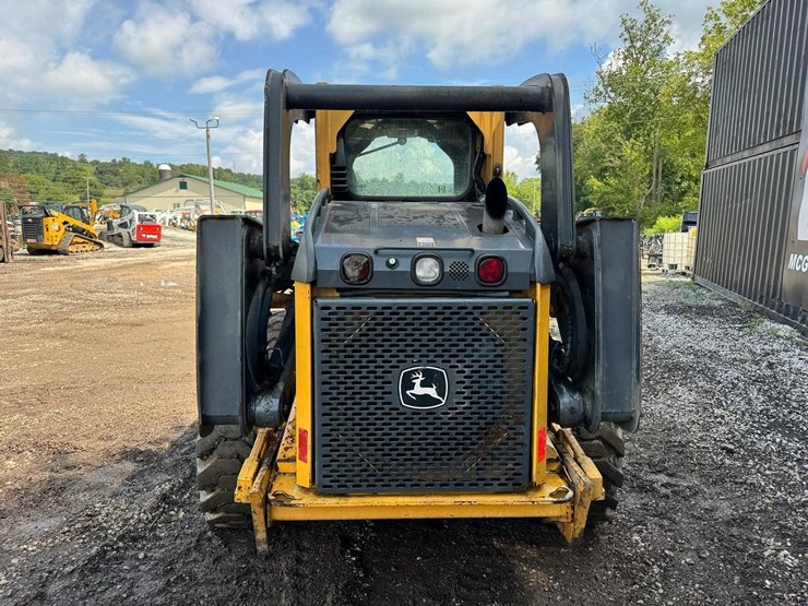 deere-332d-image-5