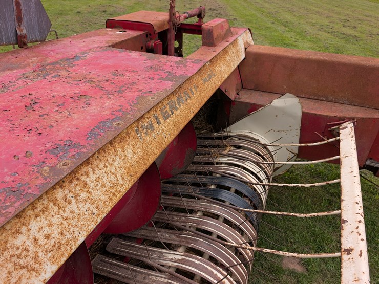 ih-440-square-baler-image-37