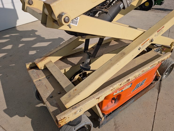 2016-jlg-1930es-image-40