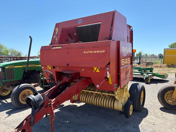 new-holland-648-image-3
