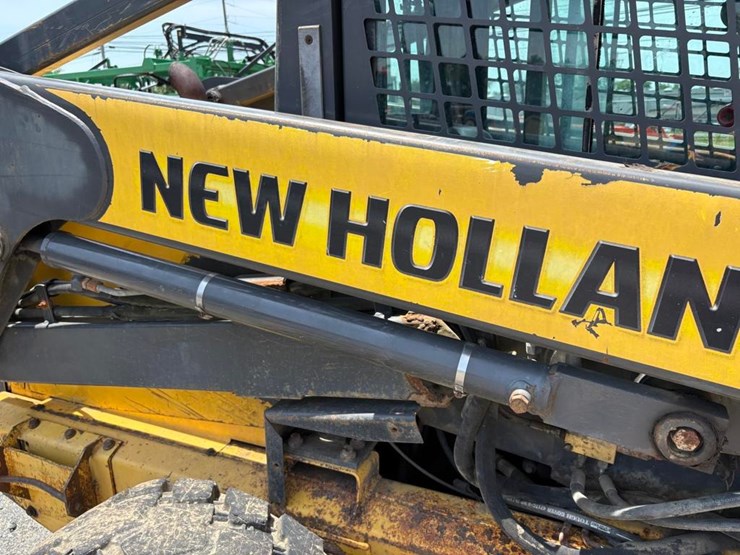 new-holland-l180-image-13