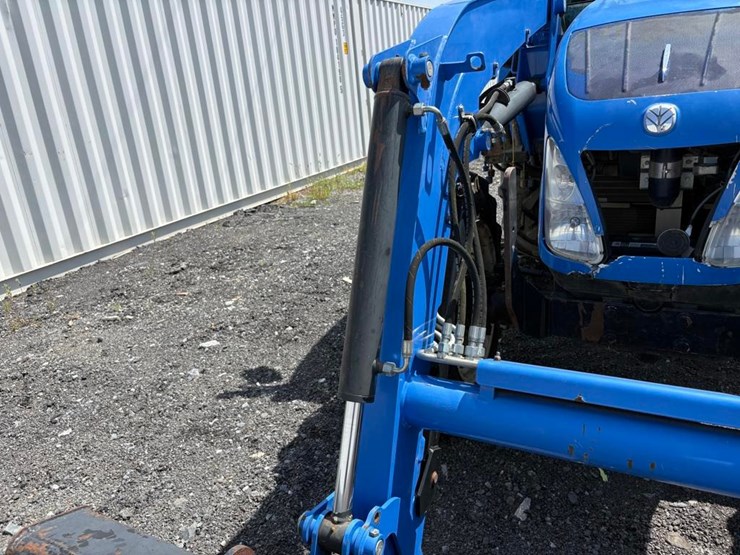 new-holland-t4.75-image-27
