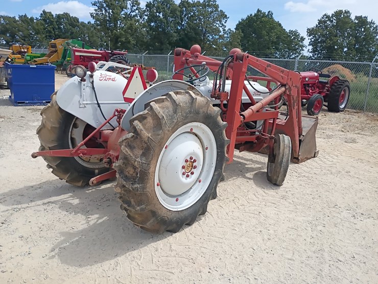 ford-tractor-image-5