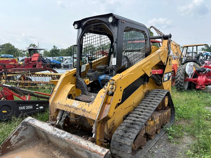 2014-caterpillar-259d-image-6