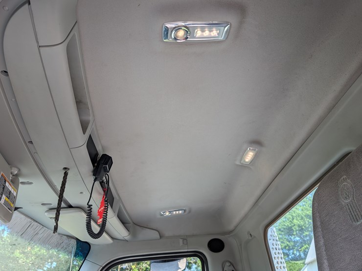 2018-kenworth-t680-image-72