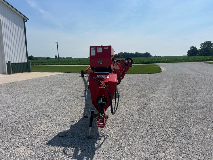 2022-westfield-mkx2-13-84-swing-away-auger-image-7
