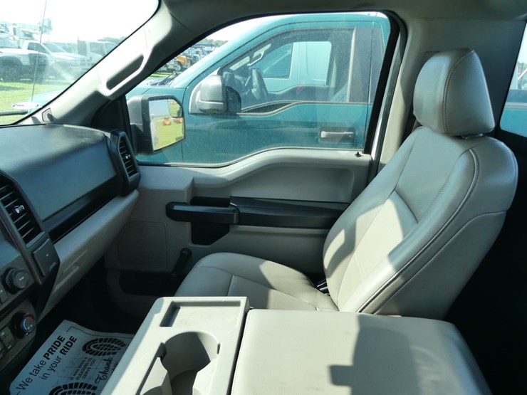 2016-ford-f150-xl-image-10