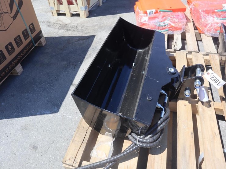 tpm-32"-hydraulic-tilt-bucket-image-3