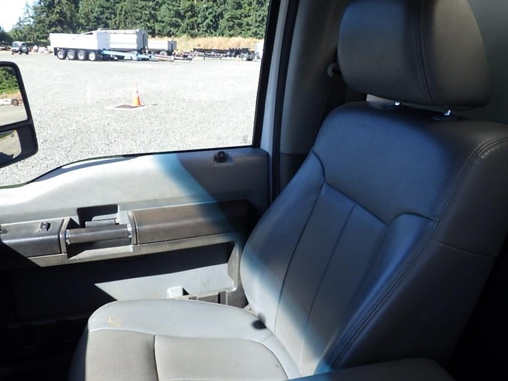 2014-ford-f550-image-35