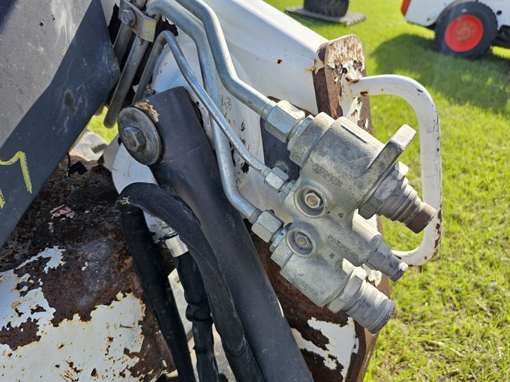 2018-bobcat-t450-image-12