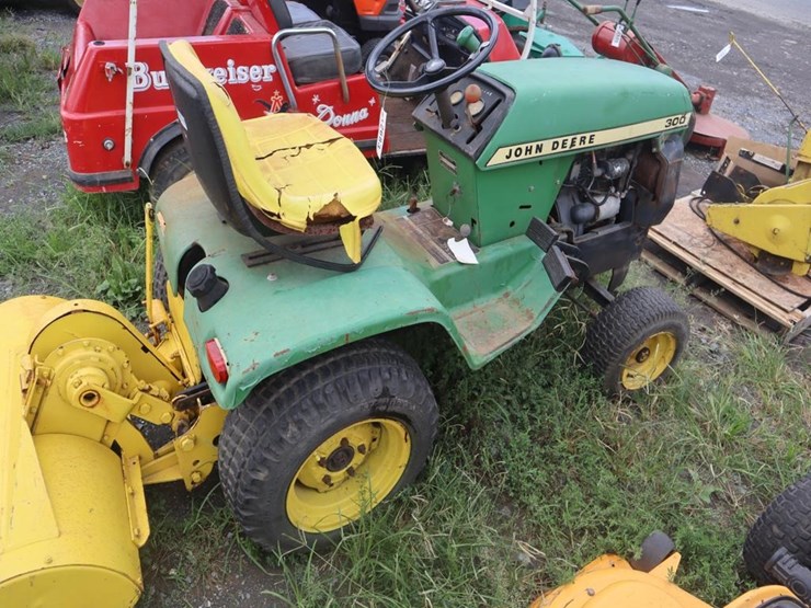 john-deere-300-image-8