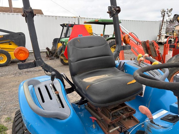 new-holland-tc25d-image-10