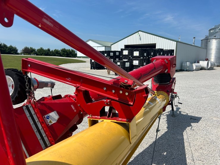2022-westfield-mkx2-13-84-swing-away-auger-image-33