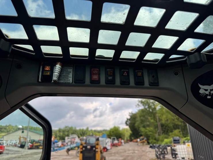bobcat-t110-image-25