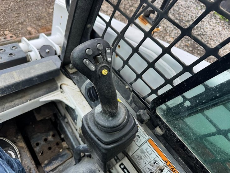 bobcat-t110-image-27