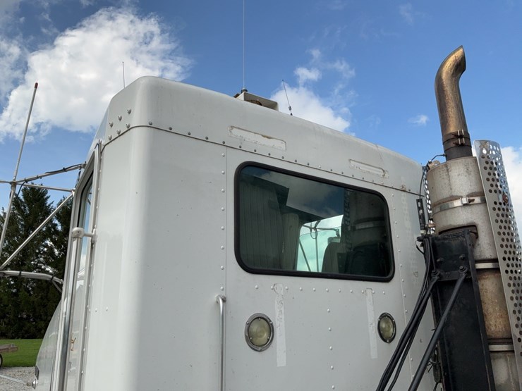 2008-kenworth-t800-image-22