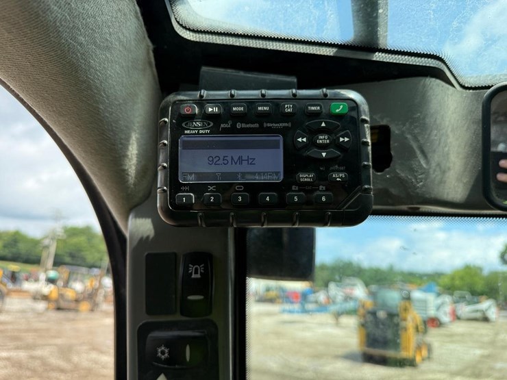 2023-jcb-215t-image-24