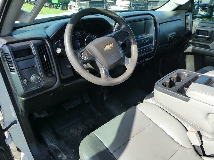 2017-chevrolet-2500hd-image-9