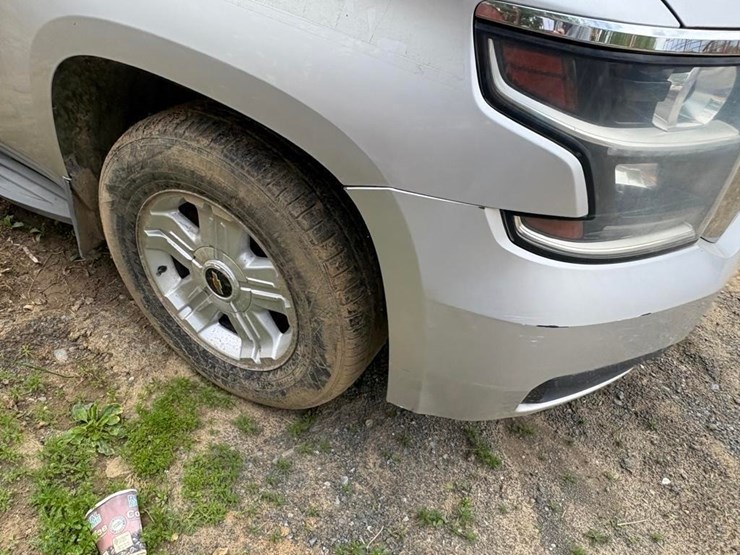 2015-chevrolet-suburban-image-6