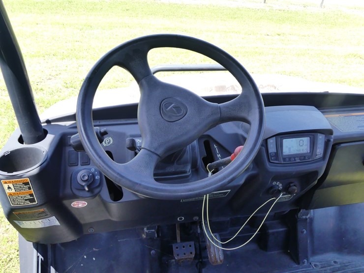 2009-kubota-rtvx1140-image-11