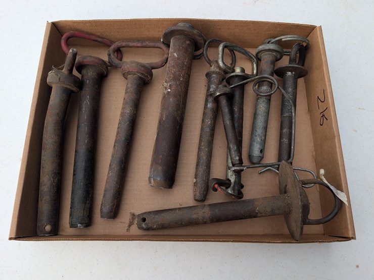 assortment-of-hitch-pins.-#216-image-2