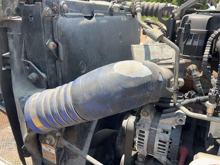 2022-kenworth-t680-image-34