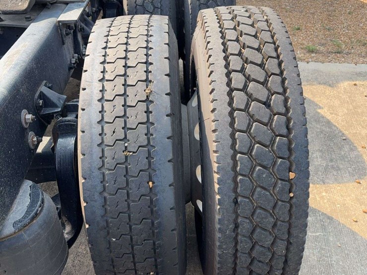 2022-kenworth-t680-image-9