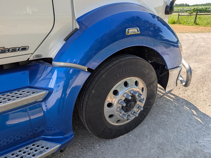 2018-kenworth-t680-image-63