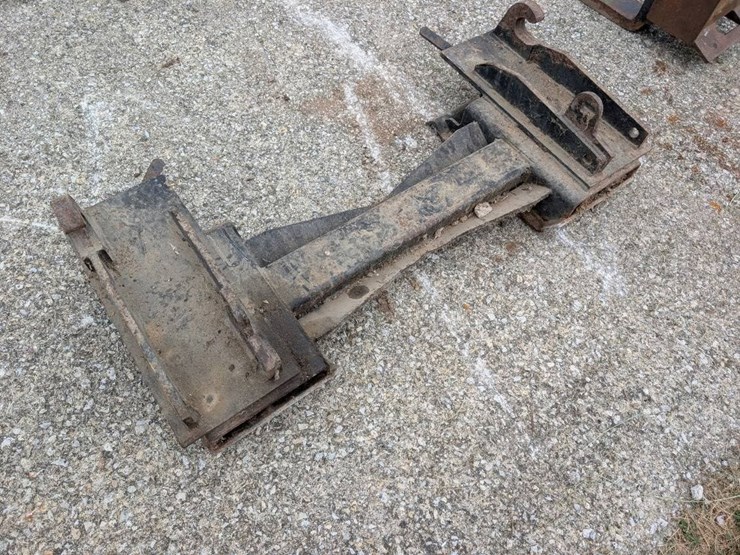 global-to-skid-steer-adaptor-image-1