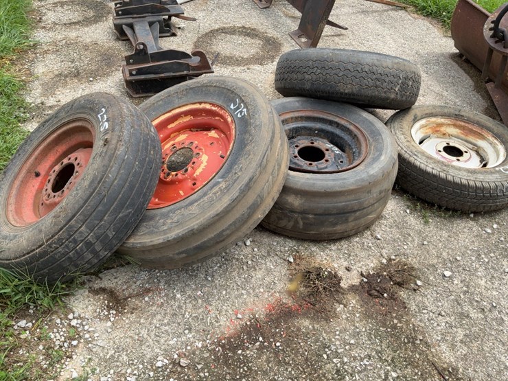 (5)-implement-tires.-#275-image-2