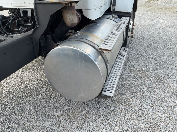 2008-kenworth-t800-image-41