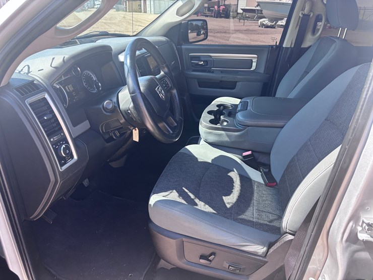 2019-dodge-1500-image-10