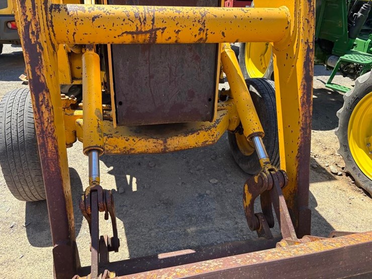 john-deere-310-image-4