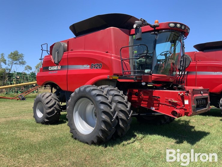 2011-case-ih-8120-image-3