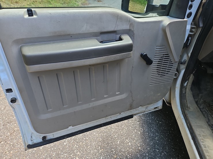 2008-ford-f250-image-23