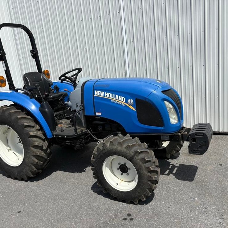NEW HOLLAND BOOMER 45