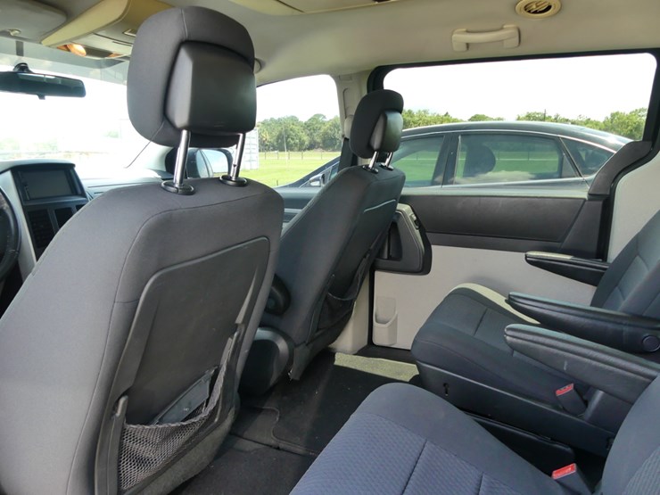 2010-dodge-grand-canyon-se-image-9