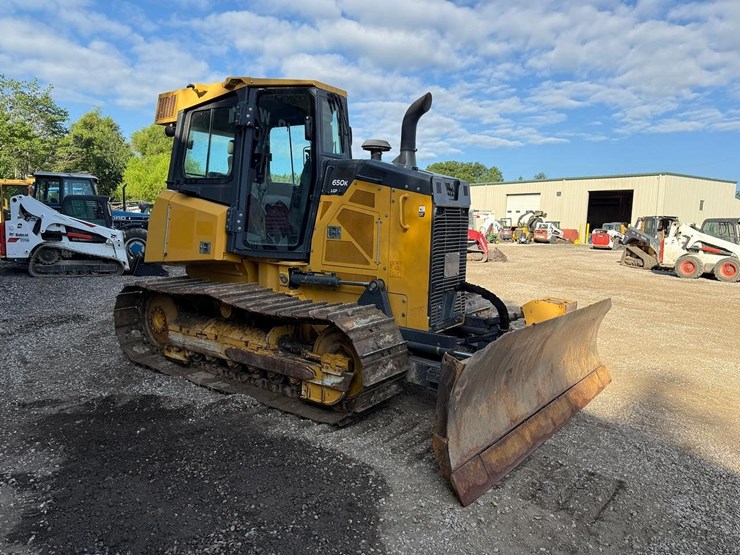 2016-deere-650k-lgp-image-6