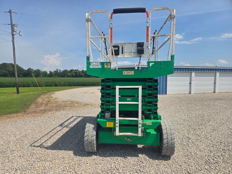 2015-jlg-4069le-image-14