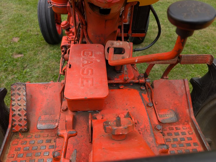 case-730-tractor-image-81