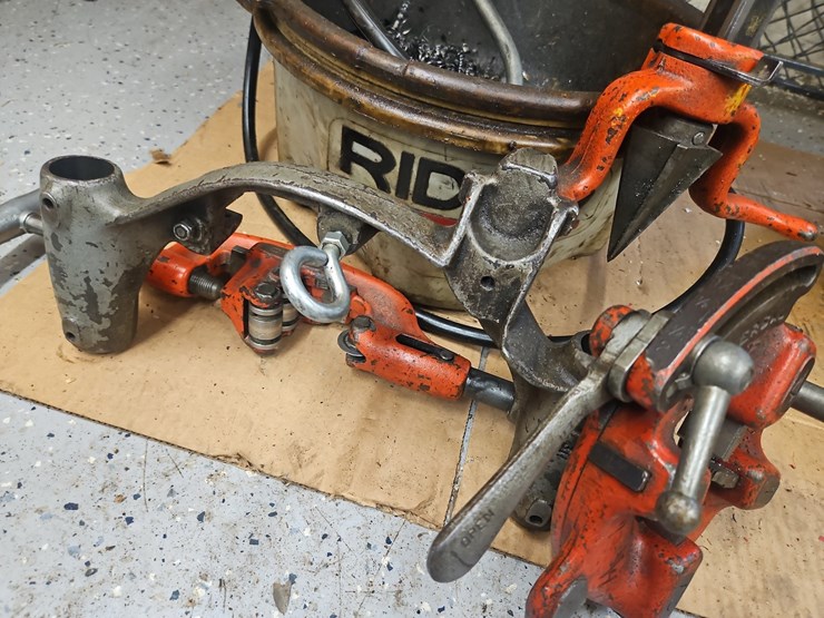 ridgid-pipe-threader-accessories-image-4