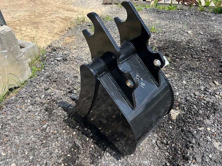 18”-quick-attach-excavator-bucket-for-kx57-image-3