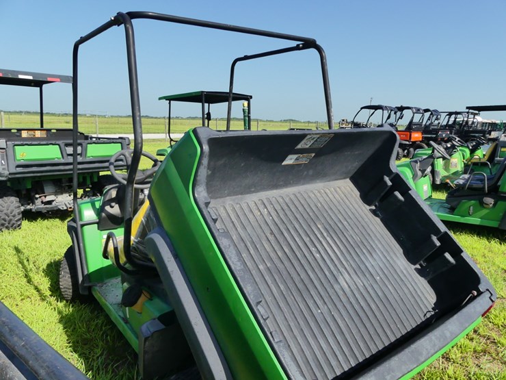 john-deere-gator-image-4