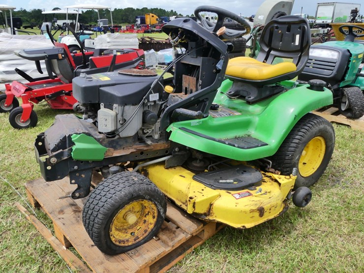 john-deere-x320-image-2